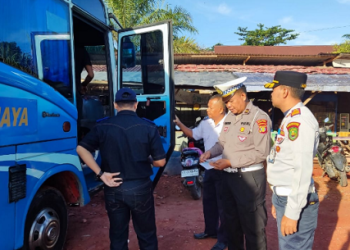 Pastikan Keselamatan Penumpang Selama Arus Mudik Lebaran, Dishub Kutim Lakukan Ramp Chek Terhadap Kendaraan Angkutan