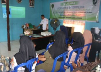 Jurusan Administrasi Bisnis Polnes Gelar Pelatihan Penerapan e-Commerce dalam Penjualan Produk UMKM