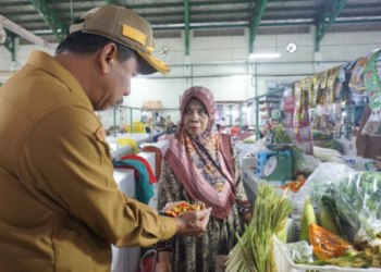 Sekda Kukar Sidak Pasar Tradisional Jelang Idul Fitri