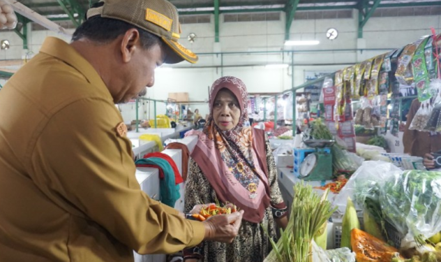 Sekda Kukar Sidak Pasar Tradisional Jelang Idul Fitri
