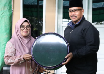 Bupati Kukar Serahkan Bantuan Alat Rebana