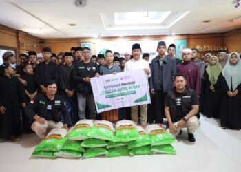 Sekda H. Sunggono Apresiasi Distribusi Beras ke Pesantren