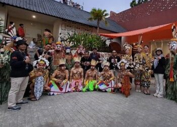 Tim Kesenian Dispar Kukar Tampil di Obelix Sea View Yogyakarta