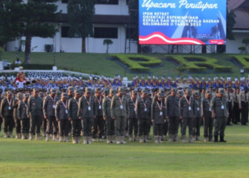 Bupati dan Wakil Bupati Kukar Terima Lencana Asta Brata, Bhinneka Nara Eka Bhakti