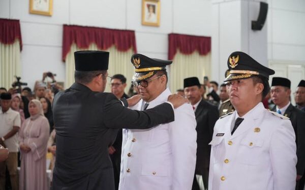 Aulia-Rendi Resmi Dilantik Menjadi Bupati dan Wakil Bupati Kutai Kartanegara