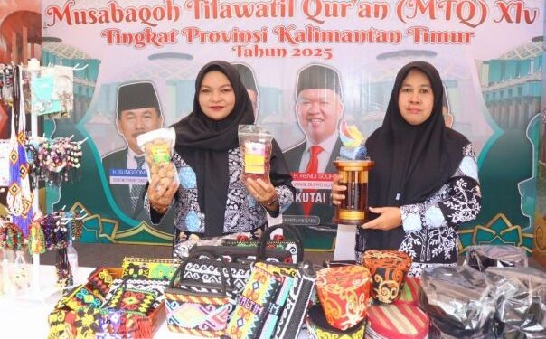 Stand UMKM Kukar di MTQ Tingkat Provinsi Dikunjungi Bupati Kutim