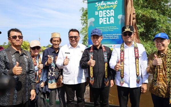 Bupati Kukar Turut Dampingi Menteri Lingkungan Hidup ke Desa Pela
