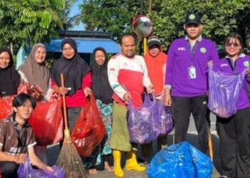 Warga Solok Api Darat Samboja Lakukan “Jogging Sampah”