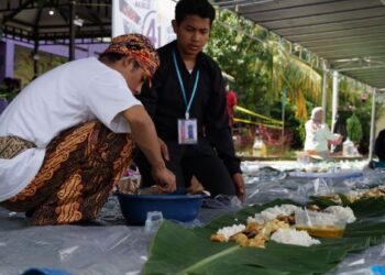 Unikarta Lestarikan Tradisi Budaya Nasi Bekepor