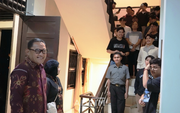 Wagub Seno Aji Tanggapi Langsung Keluhan Mahasiswa Kaltim di Yogyakarta