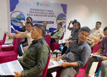 Ikuti Bimtek, Pengemudi Angkutan Wisata Ditekankan Pentingnya Service Excellence