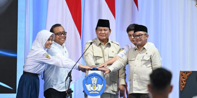 Presiden Prabowo: Digitalisasi Pembelajaran Baru Awal, Modul Akan Diakses Gratis Seluruh Bangsa