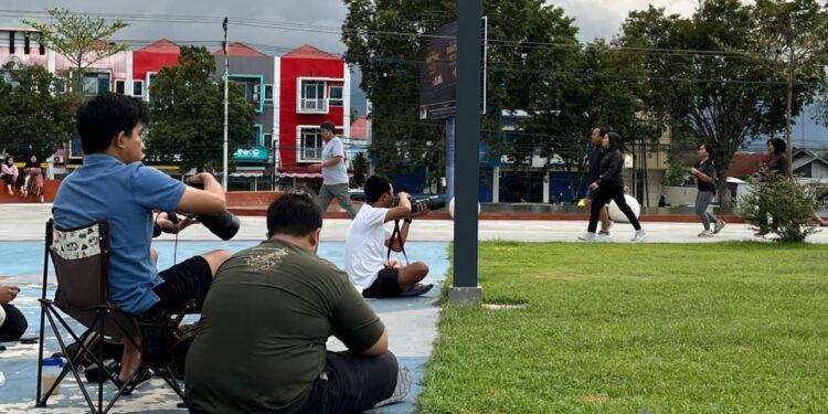 Tren Fotografer Pelari Ubah Event Olahraga Jadi Peluang Ekonomi