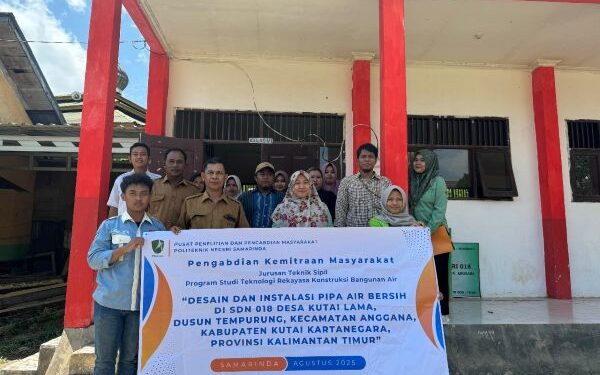 Dosen Teknik Sipil Bangunan Air Polnes Laksanakan Pembuatan Instalasi Pipa Air Bersih di SDN 018 Desa Kutai Lama