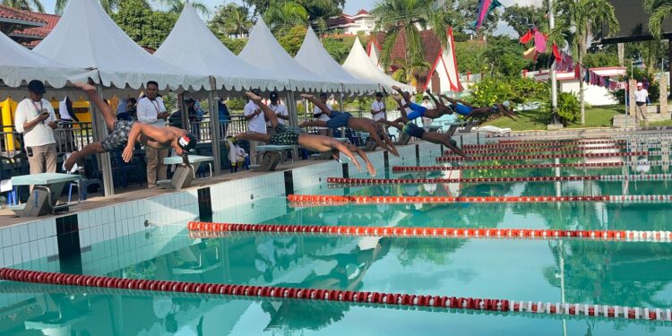 Kukar Amankan Enam Medali Emas di Cabor Akuatik Renang POPDA XVII