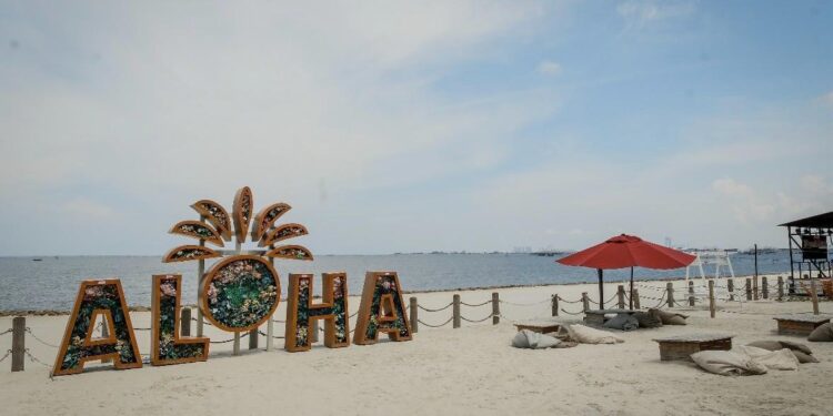 Waspada Cuaca Ekstrem, Menpar Widiyanti Serukan Standar Keamanan Ketat