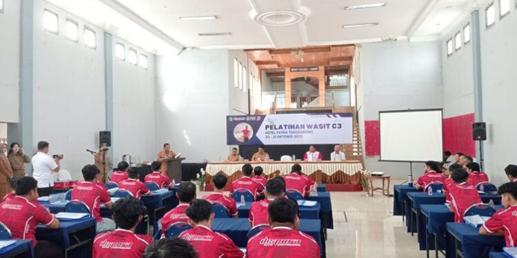 Sertifikasi Wasit Sepak Bola Ditegaskan Dispora Kukar Lebih dari Sekadar Pengalaman