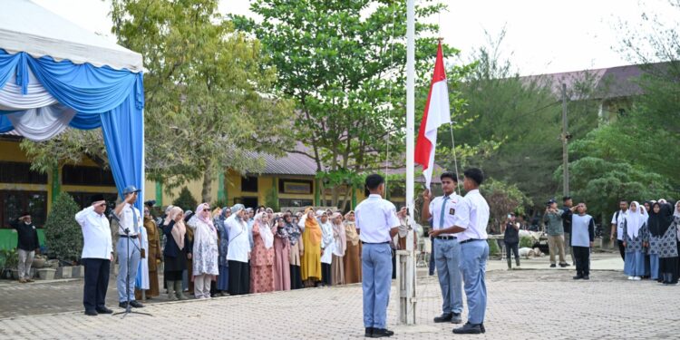 Kemendikdasmen Wajibkan Upacara Bendera Setiap Senin dan Ikrar Pelajar