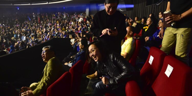 Jaket Kuning dan Ganesha Melebur dalam Harmoni ‘Queen’