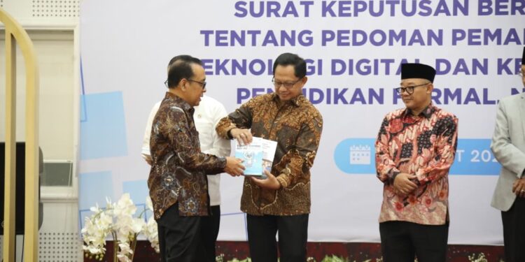 Resmikan SKB 7 Menteri, Pemerintah Tetapkan Panduan Etika AI dan Digital di Jalur Pendidikan