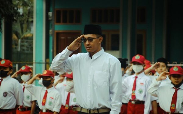 Pemprov Kaltim Lanjutkan Insentif bagi 26.975 Guru dan Ustaz Tahun Ini