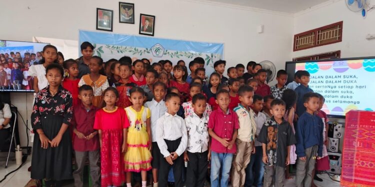 Gema Paskah di Balik Hamparan Sawit, Perjumpaan Iman Anak-Anak Bengalon