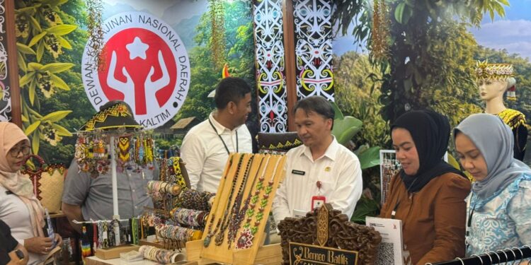 Dekranasda Kaltim Pamerkan Batik dan Manik Unggulan di Kaltim Fair 2026