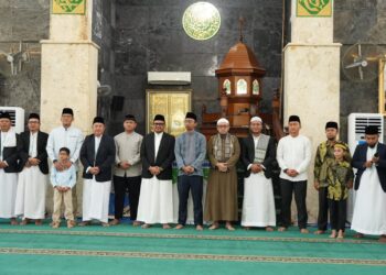 Bupati Aulia Sholat Idul Adha di Masjid KH. M. Sadjid, Ajak Warga Perkuat Solidaritas