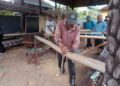 Mengenal Serebu Dayak dari Serutan Kayu Ampang