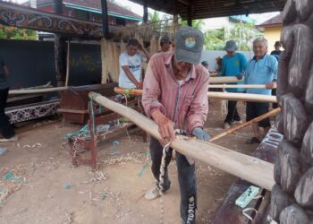 Mengenal Serebu Dayak dari Serutan Kayu Ampang