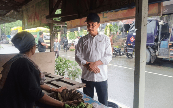 Sekretaris Komisi I Serap Aspirasi Pedagang Sungai Kunjang