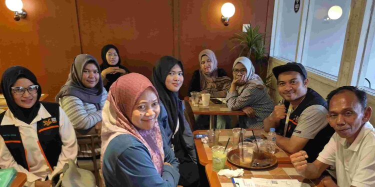Menembus Hujan, Memotret Wajah Ekonomi di Era Digital