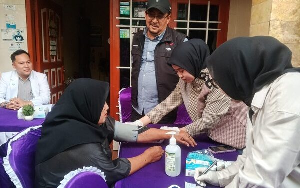 Pelukan Hangat Bulan Bung Karno di Air Hitam