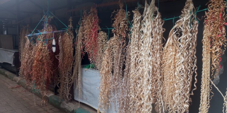 Mengenal Serebu Dayak dari Serutan Kayu Ampang