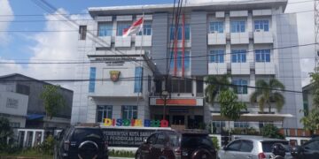 Gedung Dinas Pendidikan dan Kebudayaan Kota Samarinda Jl. Biola No. 4A yang tampak dari depan. Foto: nisita