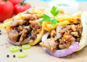 Merayakan Hari Kebab Sedunia di Bawah Lampu Neon Samarinda