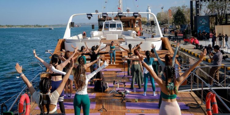 Menikmati Anggunnya Benoa Marina