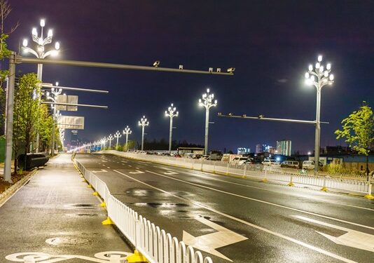 Bebas Ribet Parkir dan Lampu Jalan Makin Terang Dimulai dari Sini