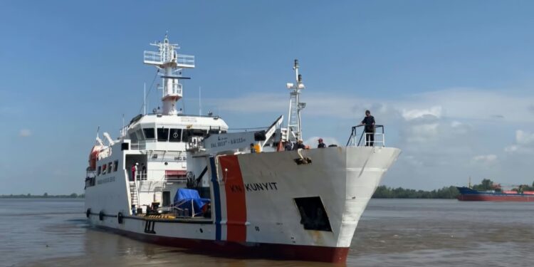 Mengapa Faktor Gelombang dan Arus Sangat Menentukan Operasi Pencarian Kapal Hilang