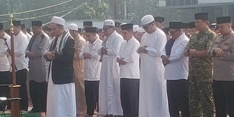 Ketua DPRD Samarinda Turut Mengetuk Langit Melalui Doa