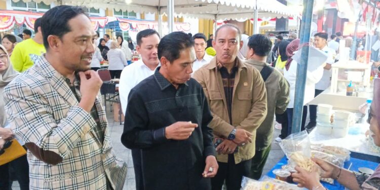 Pesta Rakyat Meriah, DPRD Samarinda Berbagi Momen Manis Gotong Royong