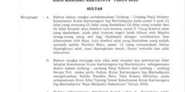 Keriangan Menyiram Air Berbalut Tata Krama Adat Kutai