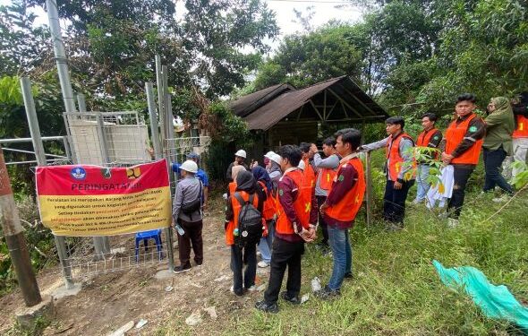 TRKBA Polnes Pasang Stasiun Pemantau Tinggi Muka Air di Sungai Pampang