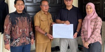 Tim Dosen Polnes Perkenalkan Pemanfaatan Peta Teknis Jaringan Air Bersih dan Listrik Sarana RSUD AWS