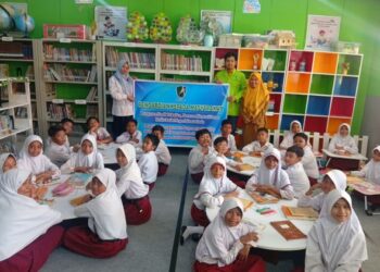 Dosen Polnes Dorong Pembelajaran yang Lebih Interaktif di SDN 007 Samarinda Ilir