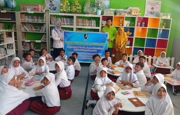 Dosen Polnes Dorong Pembelajaran yang Lebih Interaktif di SDN 007 Samarinda Ilir
